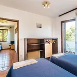 Pernar Pensión 3*