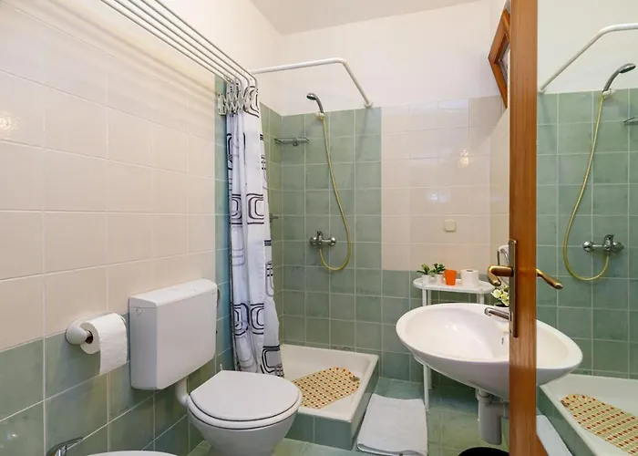 Pernar Guest house 3*